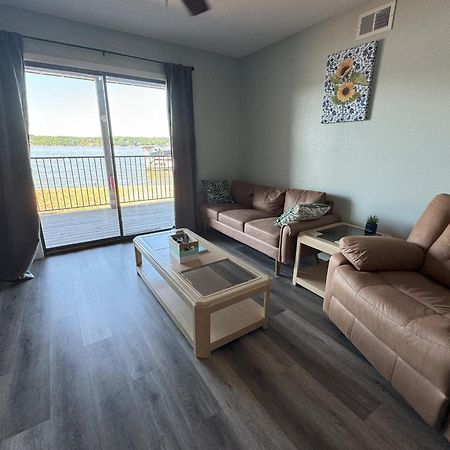 Lakefront Condo With A View Osage Beach Luaran gambar