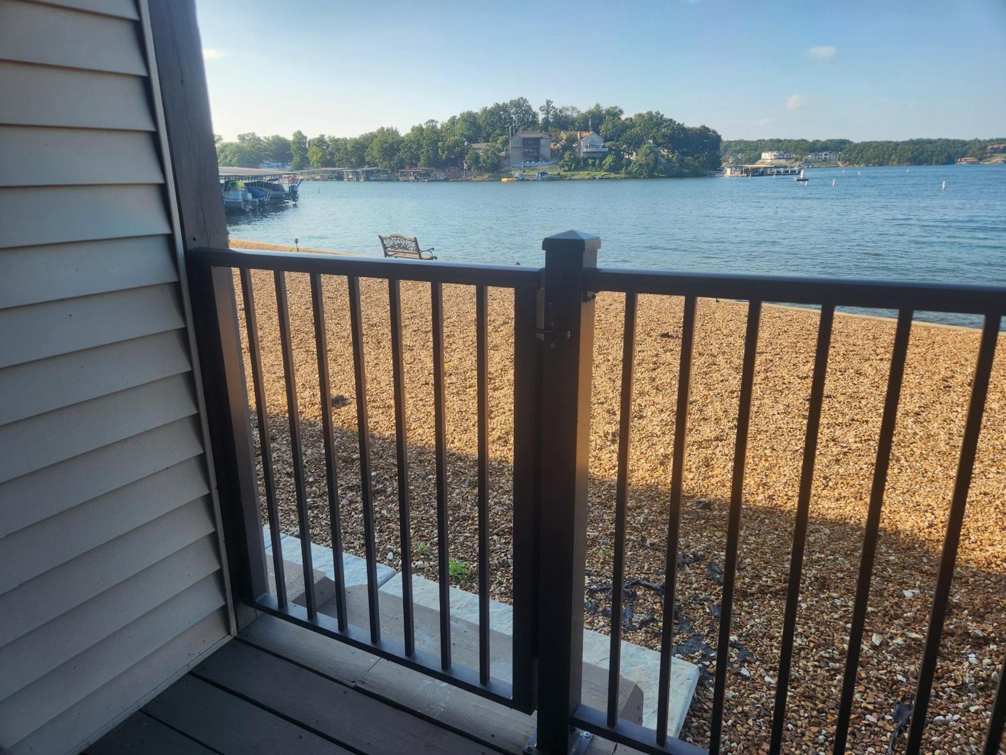 Lakefront Condo With A View Osage Beach Luaran gambar